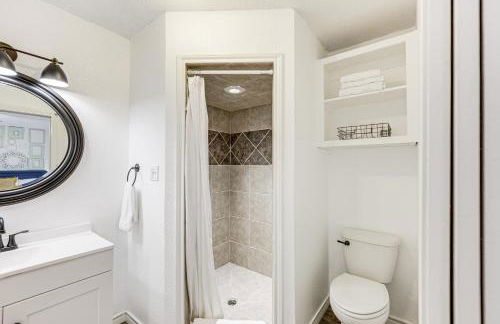 Van Vacation Retreat with Private 300-Acre Lake! - Photo 14