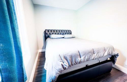 Perfect 6BR Stay Near Niagara Falls & Attractions - Foto 31