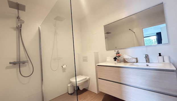 Spacious 3BR 2/5 BA Near Diamond District by Oneluxstay - Foto 5, Habitación