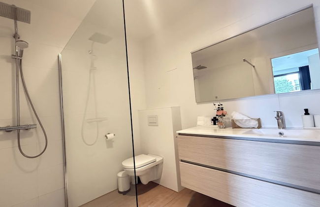 Spacious 3BR 2/5 BA Near Diamond District by Oneluxstay - Foto 8