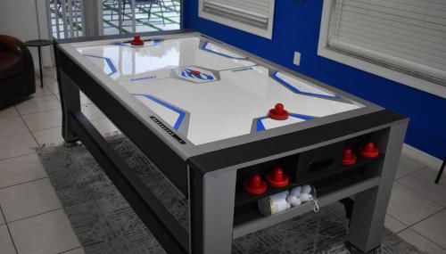 Blisscapade Pool Movie Theater Games Backyard - Foto 3, Game Room