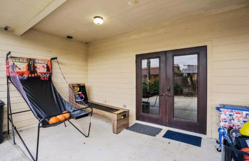 Tropical Escape Pool Jacuzzi Bar in Alvin TX - Photo 31