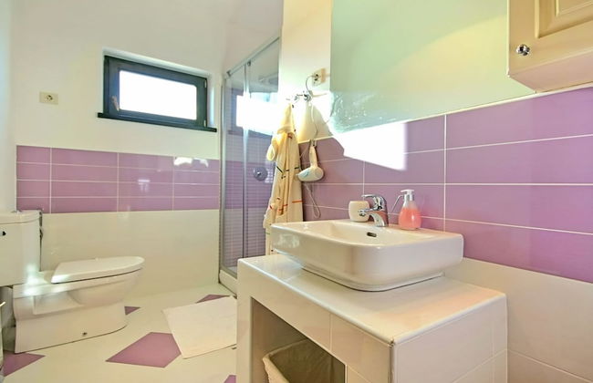 Gorgeous Villa With Private Swimming Pool and Covered Terrace - Foto 14