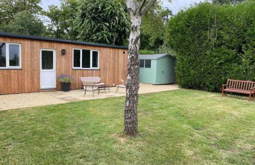 Larks Leaze Lodge, Steeple Ashton, Wiltshire - Photo 33