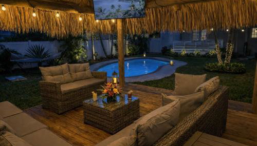 The Peacock Bungalow- Heated Pool & Jacuzzi- 5 min to beach! - Foto 3