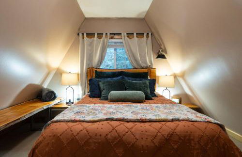 Secluded Forest Cabin with Hot Tub and Private Waterfall - Foto 6