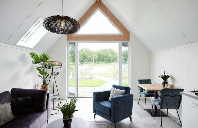 Romantic Wellness Escape - Photo 8