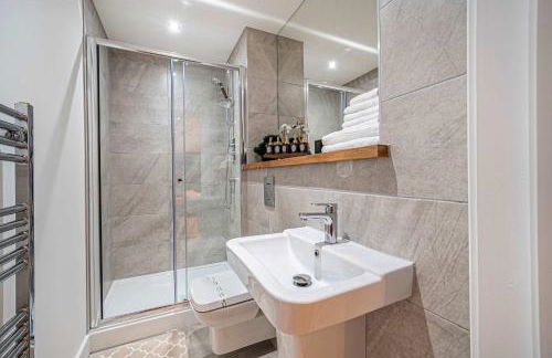 Luxury 2BR Penthouse-1, Private Terrace, City Center, Free Parking - Foto 26