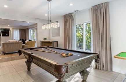 LA Hillside Retreat w Pool Views Fire Pit Outdoor Lounging Casa Bellagio by AvantStay - Foto 5