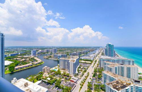 Ocean & City Views l Luxury Beachfront Condo - Photo 8