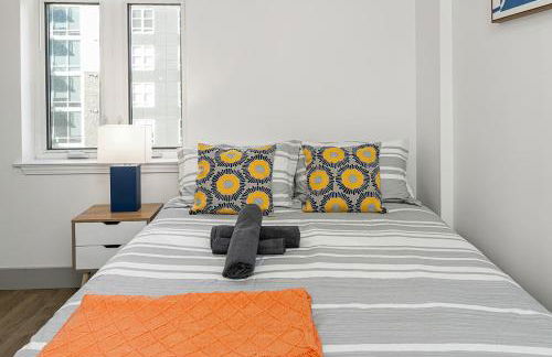 Urban Retreat - Free Parking, WiFi, Walk to Stadium - Foto 44