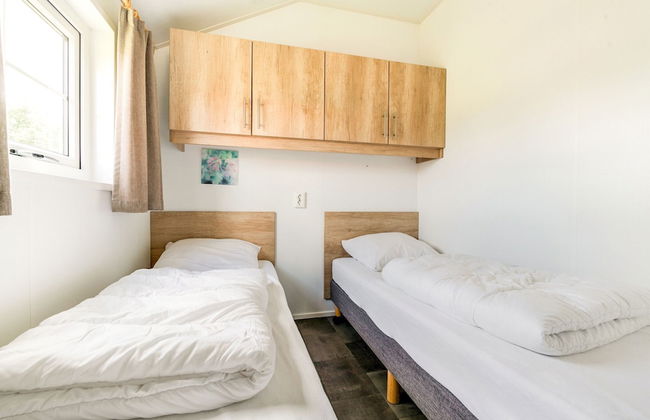 Glamping With Veranda Over Water - Photo 9