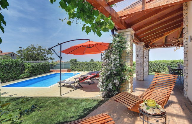 Villa in Novigrad With Pool Near Beach - Foto 21