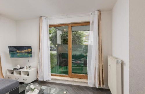 Rob's Flat - Moderne 3-Zimmer-Ferienwohnung mit Terrasse, 6 Schlafplätzen, 2 Min S-Bahn, Weil der Stadt bei Stuttgart - Foto 3