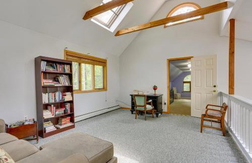 Bushkill Home with Access to Pools and Tennis Courts! - Photo 17