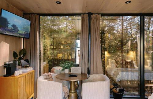 Heartleaf | Modern Lux Mirror Home | HotTub - Foto 5