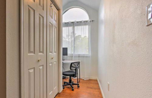 Updated Townhome with Deck about 12 Mi to Beaches! - Foto 23