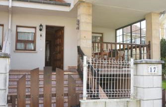 Chalet en urbanización con piscina - Foto 13