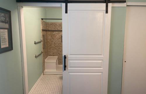 Wayne's Place-Hot tub, pet friendly. Close to HPU - Foto 17