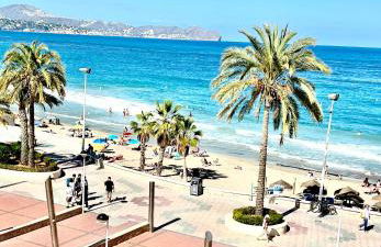 Relax e impresionantes vistas en apto1a línea - Foto 22