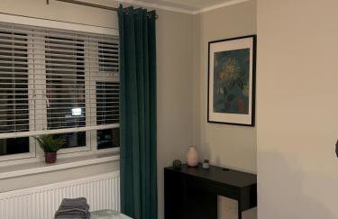 Spacious & Modern Family Gem - Foto 4