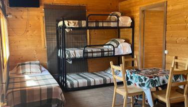 Granja escuela con bungalows Familias y grupos Parking privado gratuito - Foto 5