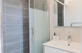 Appartement 70m2 - 2 chambres - terrasse - parking gratuit - Foto 9