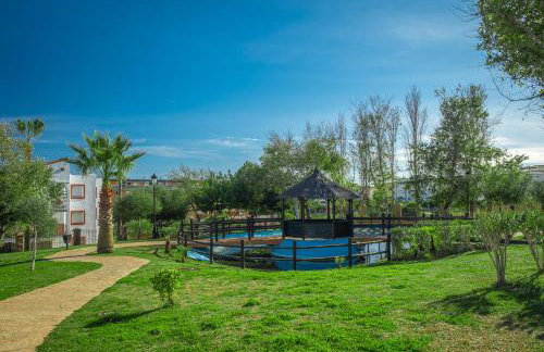 2044-Groundfloor with huge terrace and pools - Foto 26