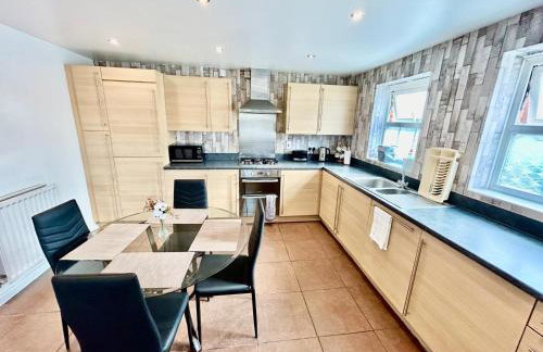 Mannys Apartment - Nice & Cozy 4Bed Flagship Lodge - Photo 39