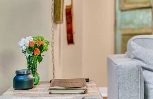 The Village Inn by Dakota Gal Digs - Foto 10