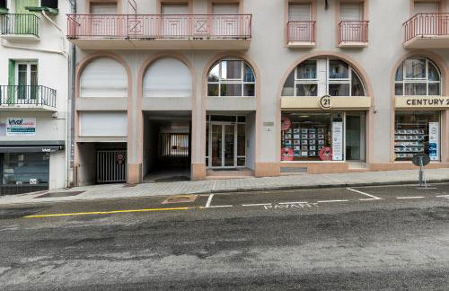 APPARTEMENT CENTRE VILLE PARKING COUVERT WIFI BALCON - Foto 18