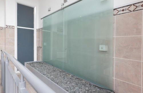 Lace Market Apartments - City Centre - 4 Beds Apartment with 2 Bathrooms and full Kitchen in George Street - close to Victoria Centre Shopping Centre - Parking for Cars & Vans from Five Pounds a Day - Sunday 1pm Check-out - Foto 45