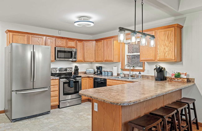 Mews Mountain House by Avantstay Walk to Beach, Hot Tub, Game Room - Foto 9