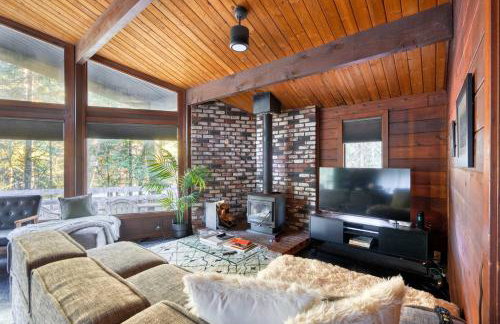 Mid-century Cabin Hideaway - Hot Tub & Fire Pit - Foto 7