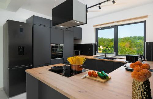 Modern 300m2 Villa - King Beds & Leisure Zone - Foto 2