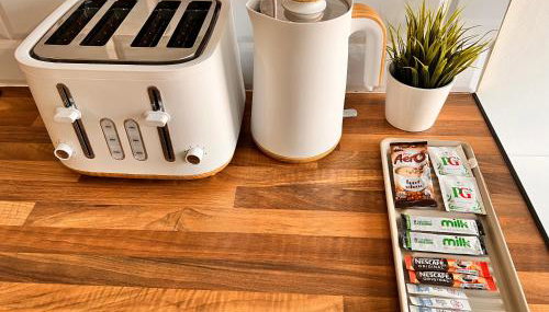 Cosy & Convenient space near M1, EM Airport & City - Foto 2, toaster