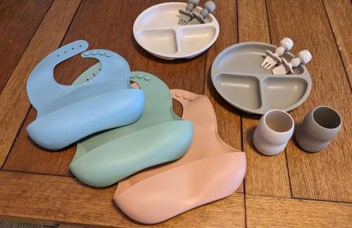 Luxe on Penn Family Friendly, Toddler amenities, baby proof with baby gate, toys, bath toys, cups and plates, Separate Workstation with Desk and Monitor, located in desirable SE Boise next to the Greenbelt and Boise River - Foto 11