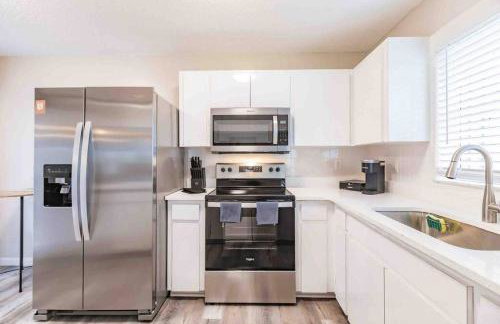 Poolside Oasis-5 miles from Venice Beach - Photo 7