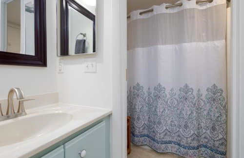 Carolina Waves - Oceanfront Relaxation and Poolside Fun in Surf City! - Foto 27