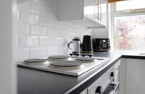 Chic Retreat Coastal Town Sleeps 4 - Foto 9