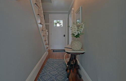 Beautiful Modern Beach House! - Photo 2