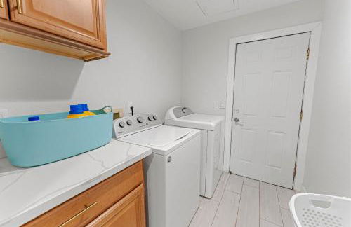 * Large Updated Waterfront Delta Manor Boat Dock * - Foto 5