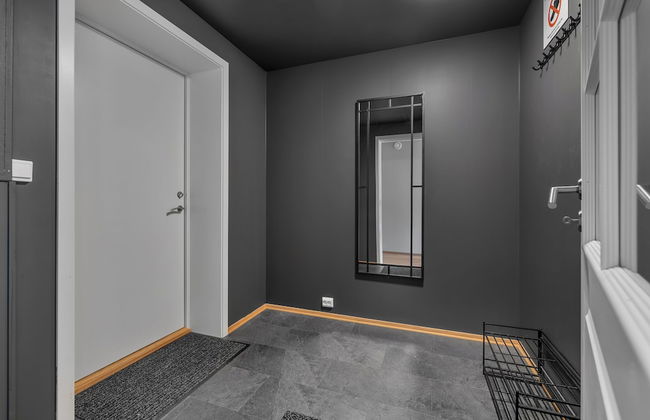 Arctic Homes - Premium Plaza - Photo 3