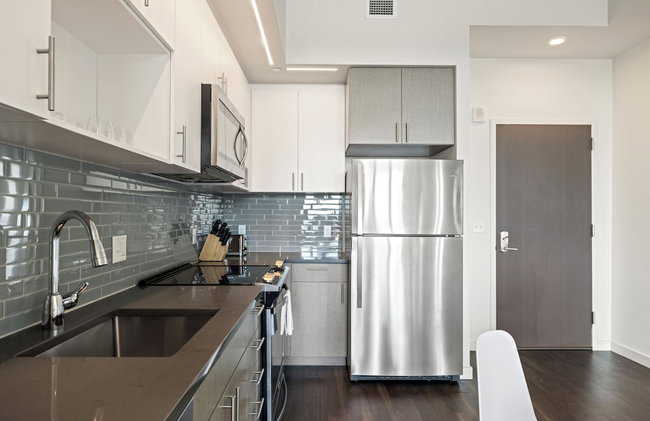 Placemakr Marymount Ballston - Photo 69