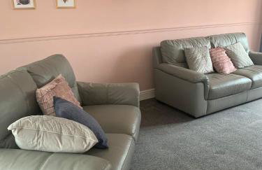 The Snug, ideal for sporting events and city breaks, hidden nook in the Heart of Newcastle, with parking, Wifi, Smart Tv, close to all local travel links - Foto 14