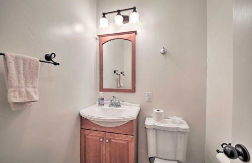 Walk to Lake Rustic Home with Deck in Fawnskin - Foto 15