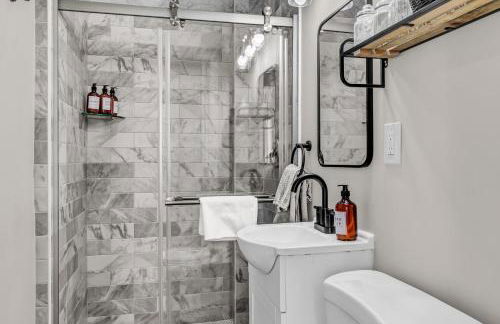 A Timeless Victorian Home with Period Charm! - Foto 42