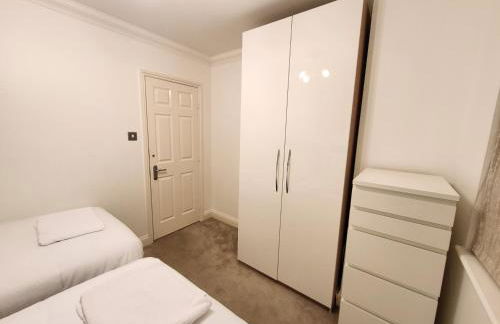 Garland Stylish 2 Bedroom Apartment A Minute Walk From Station - Foto 2
