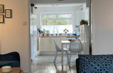 Comfy and Connected Standish Home - Two Mins from M6 Jct-27 - Foto 9