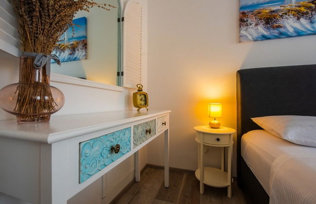 Charming and Tranquil Kastel Gomilica Apartment With Balcony and Patio - Foto 5